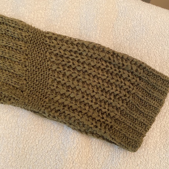 Kerisma Victoria Slouchy Crop Knit Sweater Distressing Olive Army Green Size S/M - Picture 11 of 12